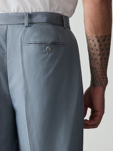 Next Loosefit Bundfaltenhose in Blau