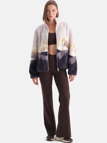 bēšs Dagi Flīsa jaka