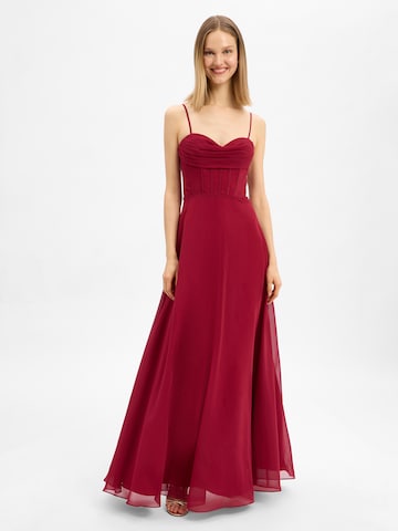 Laona Evening Dress in Red: front