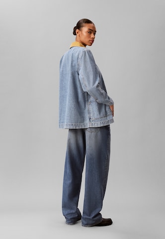 Calvin Klein Jeans Prehodna jakna | modra barva