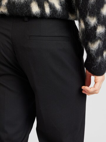 TOPMAN Regular Pleat-Front Pants in Black