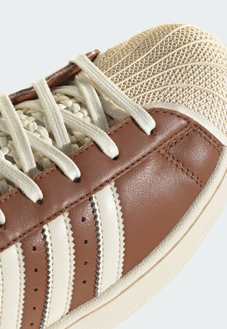 ADIDAS ORIGINALS Sneaker 'Superstar II' in Braun