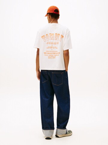 T-Shirt Tommy Jeans en beige : devant