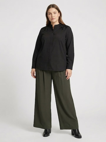 Guido Maria Kretschmer Curvy Pusero 'Clarice' värissä musta