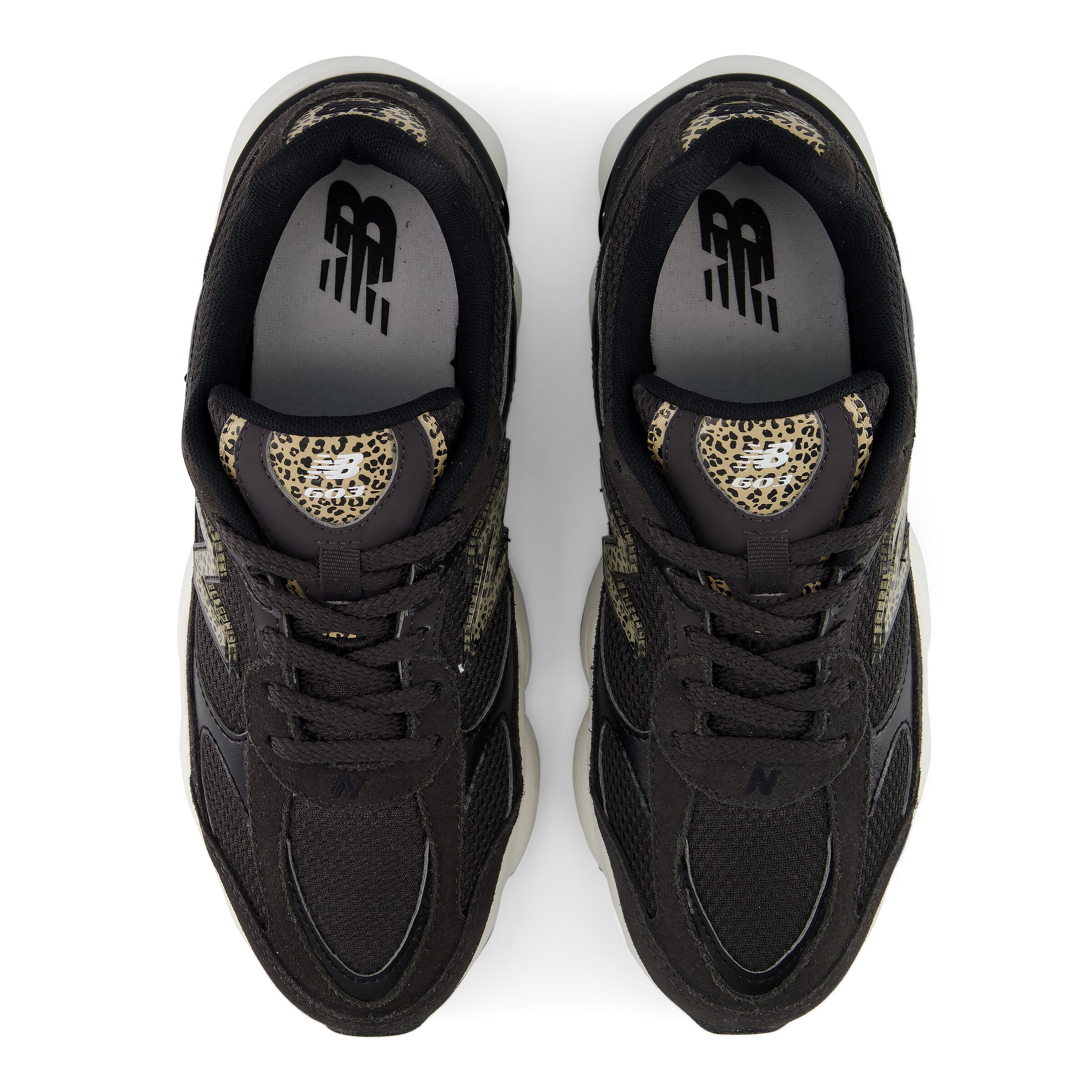 new balance Sneakers in Black