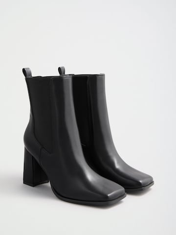 Friends Like These Chelsea Boots in Schwarz