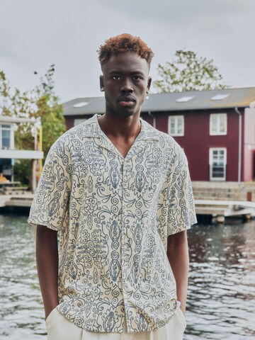 !Solid Comfort fit Button Up Shirt ' SDUtkolt ' in Beige