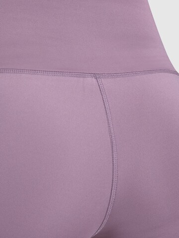 Smilodox Slimfit Shorts with Pockets ' Josie ' in Lila