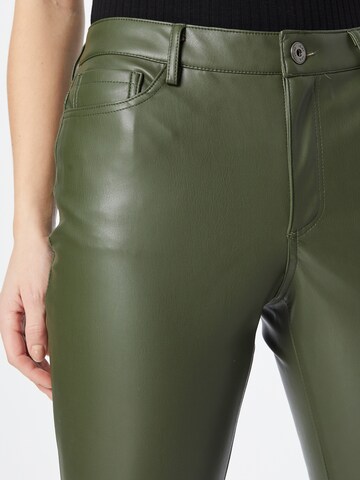 Coupe slim Pantalon 'COMANO' ICHI en vert