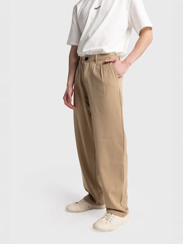Pantalon à pince Giesto en marron : devant
