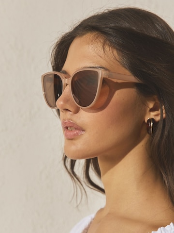 Next Sunglasses in Beige