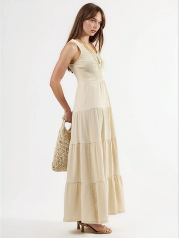Busem - Vestido em bege