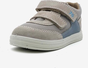 Baskets 'Baby Aygo' PRIMIGI en gris