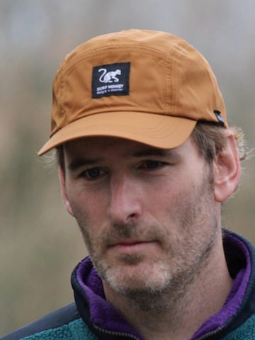 Surf Monkey Athletic Cap in Brown