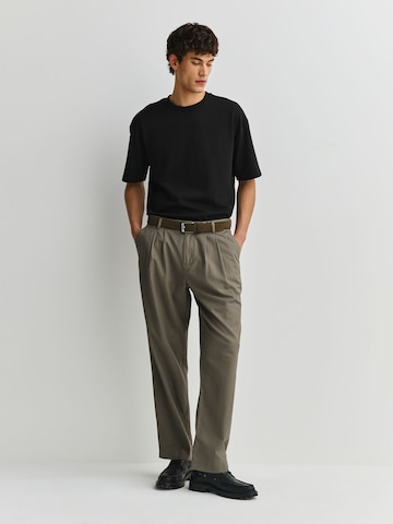 Next Свободный крой Брюки со складками в Зеленый