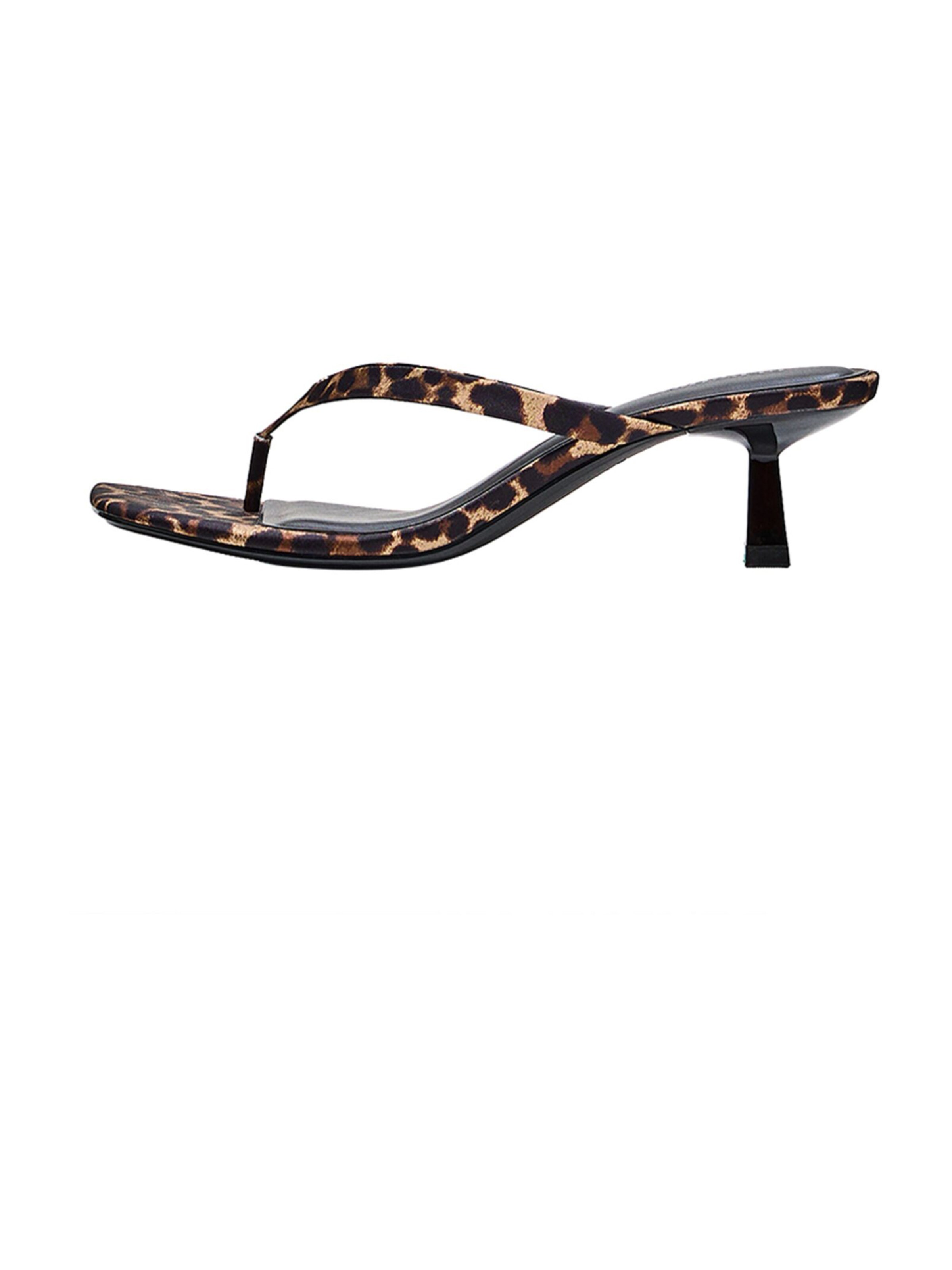 Bershka Сандали с разделител за пръстите в кафяво