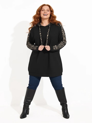 Shape Of You Sweatshirt in Zwart: voorkant