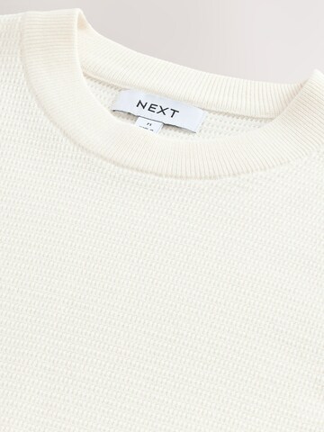 Tricou de la Next pe alb