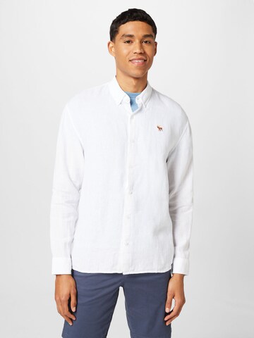 Coupe regular Chemise Abercrombie & Fitch en blanc : devant