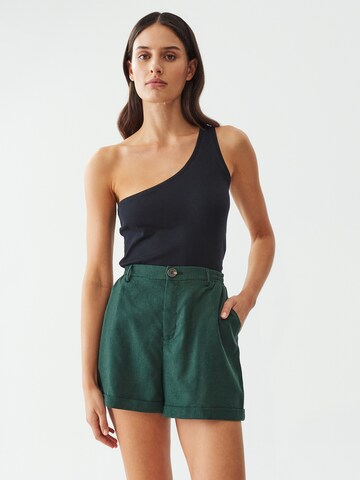 Calli Loose fit Trousers 'CHARLIE' in Green: front