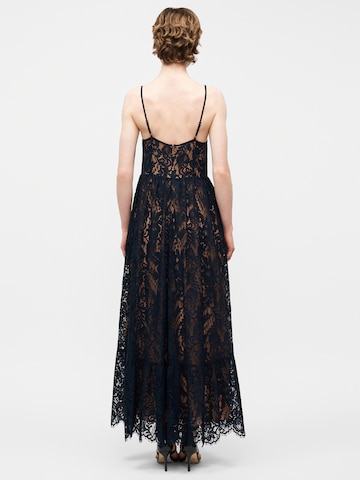 Rochie de seară de la MICHAEL Michael Kors pe albastru