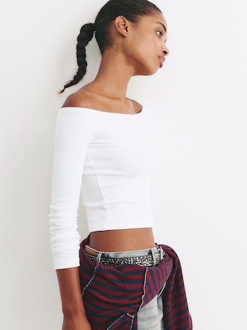 Pull&Bear Shirt in White