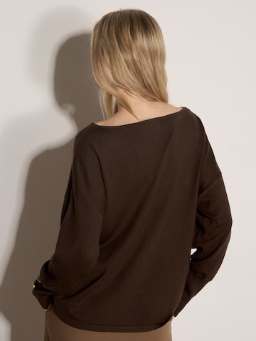 Apricot Soft Jersey Knit Top ' ' in Braun