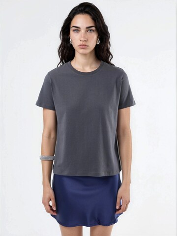 T-shirt Busem en gris