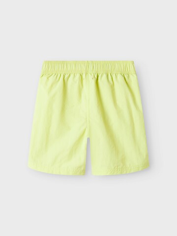Pantaloncini da bagno 'ZAKRO' di NAME IT in giallo