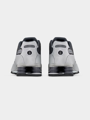 Nike Sportswear Rövid szárú sportcipők 'Shox NZ' - szürke