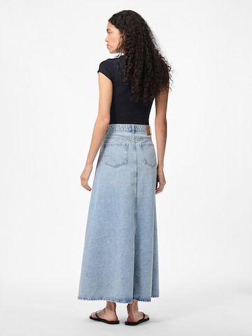 PIECES - Falda en azul