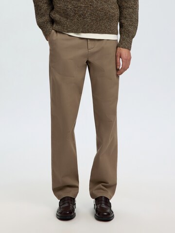Regular Pantalon chino 'SLMMILES' SELECTED en marron : devant