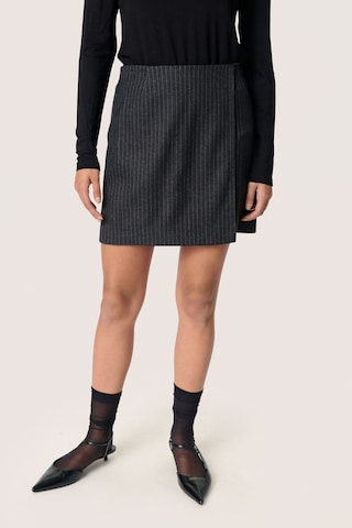 Jupe 'SLMalodi' SOAKED IN LUXURY en gris : devant
