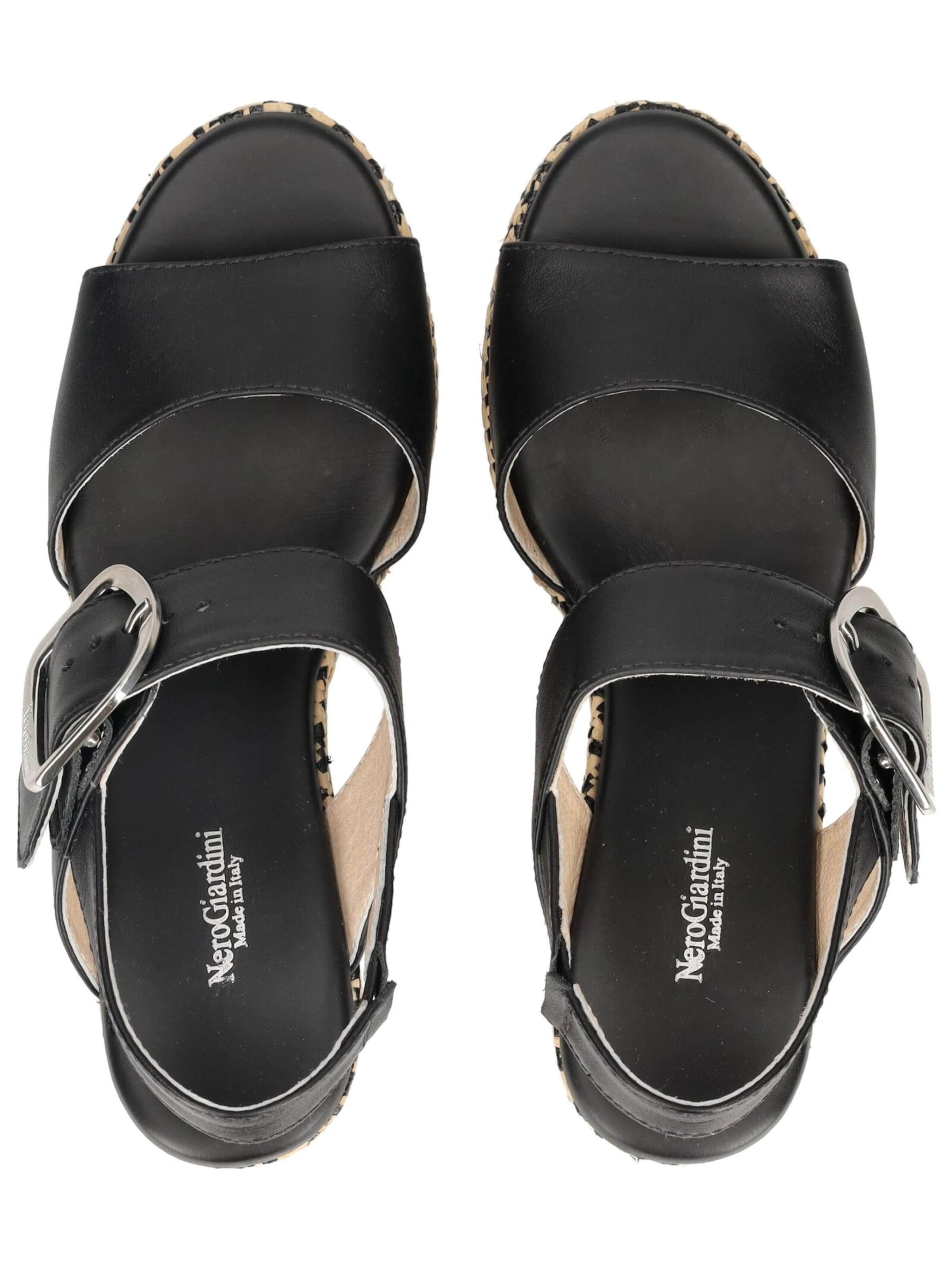 Sandalo di Nero Giardini in nero