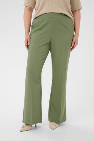 KAFFE CURVE Flared Hose 'KCsakira' in Grün: Vorderseite
