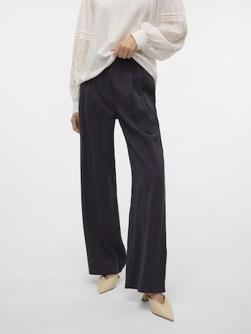 Baggy Pantalon à pince 'CARMEN' VERO MODA en bleu : devant