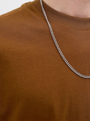 T-Shirt 'JJEBRADLEY' Jack & Jones Plus en marron