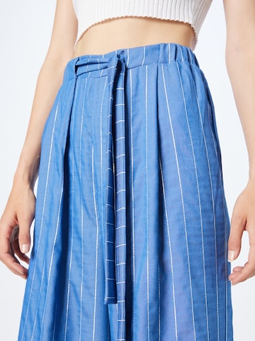 Koton - Perna larga Calças com pregas em azul