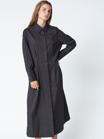 Robe-chemise 'Poppy' co'couture en noir : devant