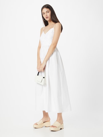 Robe d’été River Island en blanc