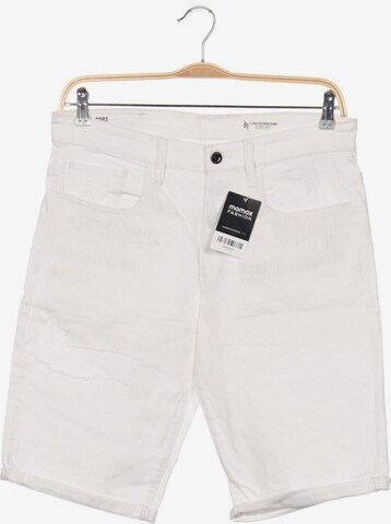 G-Star RAW Shorts in 32 in White: front