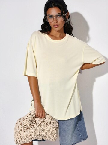 Busem Shirt in Yellow: front
