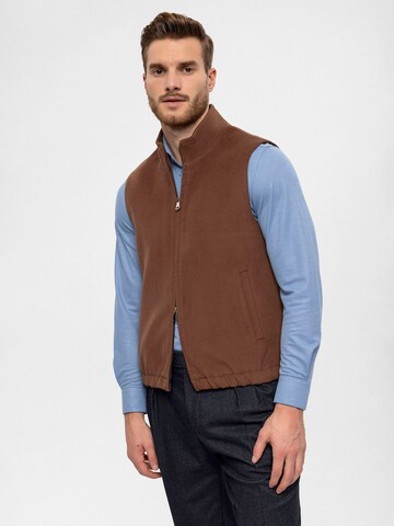 Antioch Vest in Brown