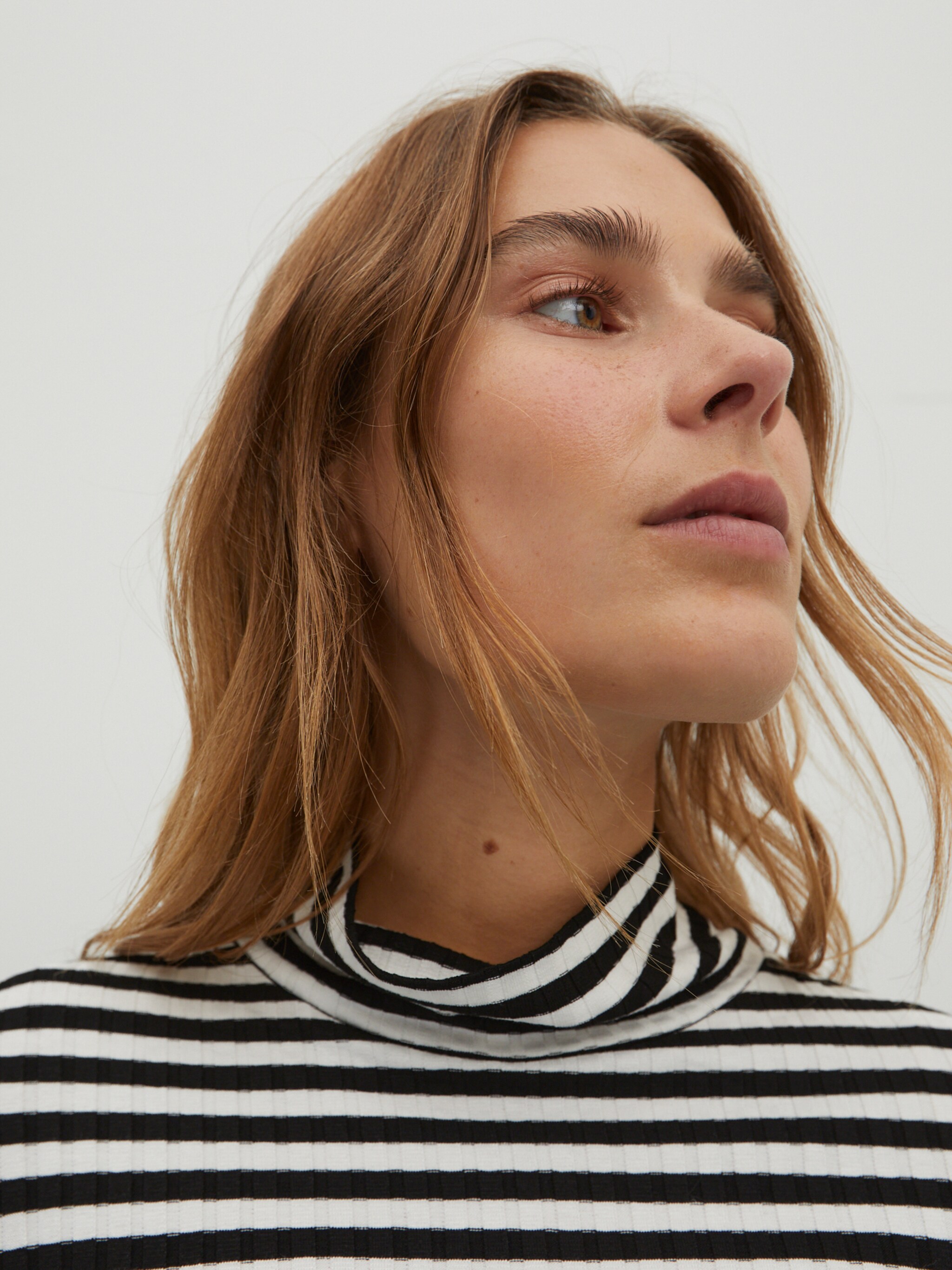 EDITED Produits T-shirt 'Lindie' noir