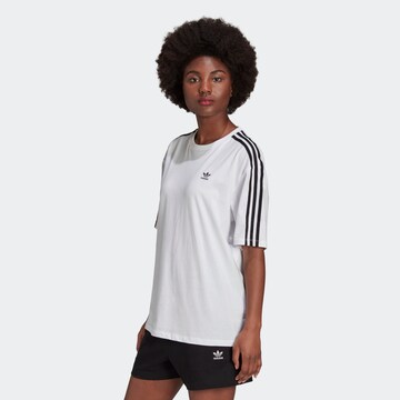 ADIDAS ORIGINALS T-shirt i vit: framsida