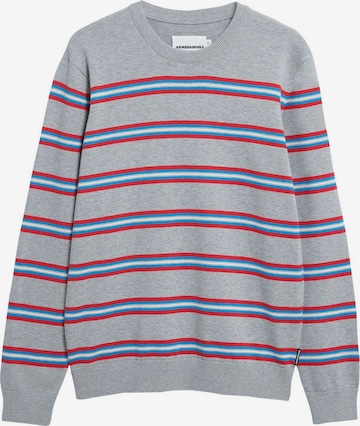 ARMEDANGELS LOUKAA FINE STRIPE in Grau: Vorderseite