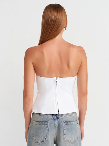 Dilvin - Blusa em branco