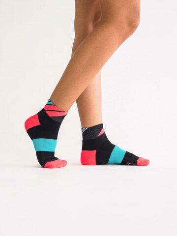 INCYLENCE Athletic Socks 'LADDERS SHORT' in Red