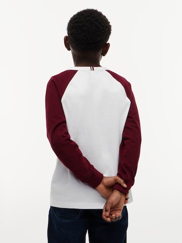 balta TOMMY HILFIGER Marškinėliai 'VARSITY'