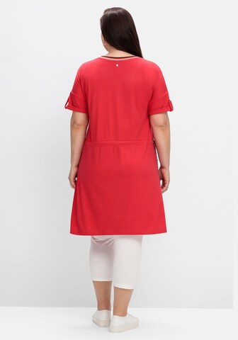 SHEEGO - Vestido en rojo